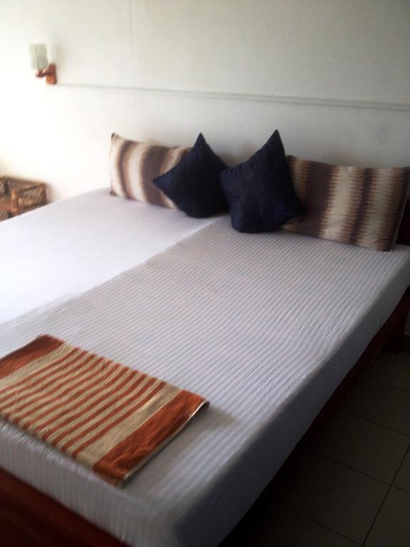 Sea Drift Hotel Negombo Exterior photo
